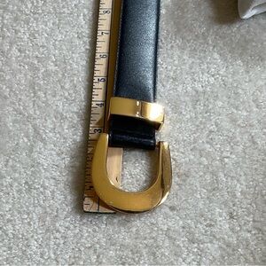 DARK NAVY BLUE WOMANS BELT SIZE M CROWN PACIFIC 1.5 “ wide